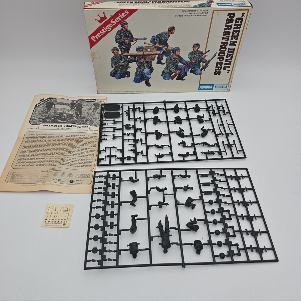 1/35 ESCI WWII German Paratroopers Green Devils 5 Figures Plastic Model Kit 5004